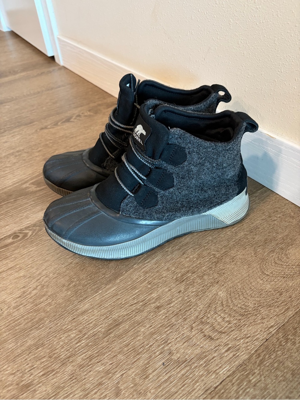 Women’s Black & Gray Waterproof Winter Boots